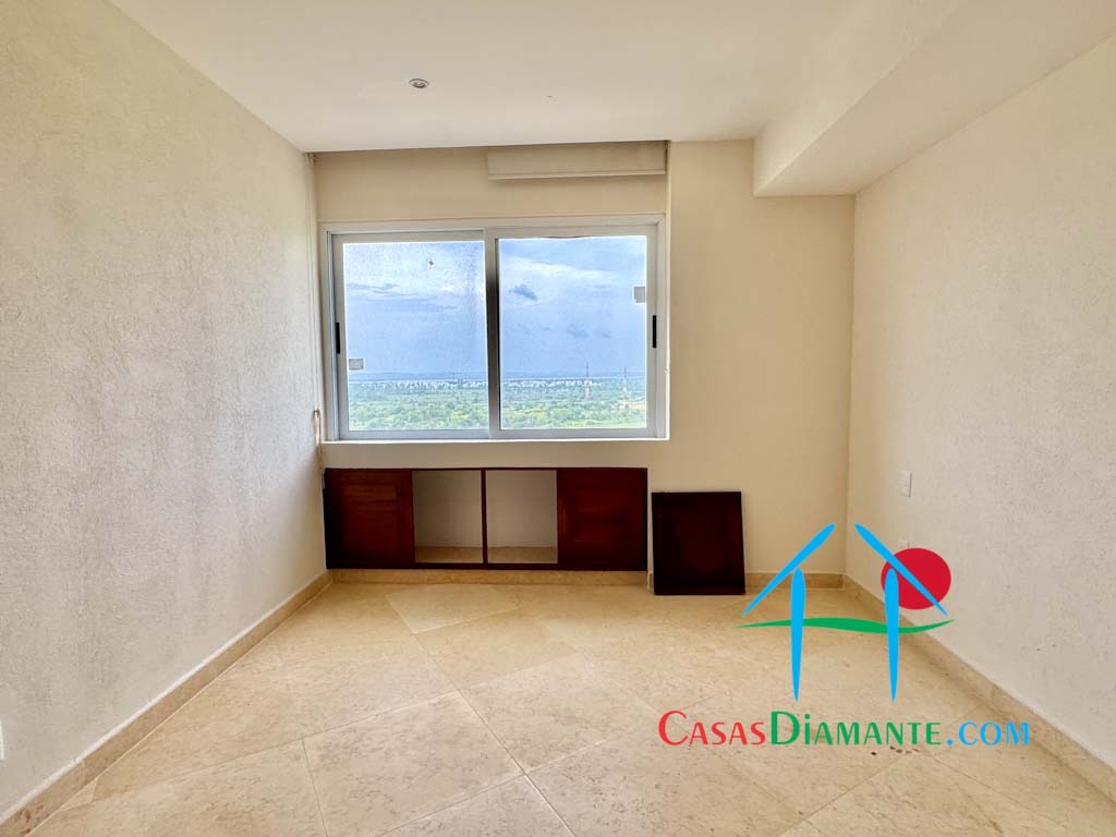 Playamar Tres Cantos T2 802 - Recámara cinco 2